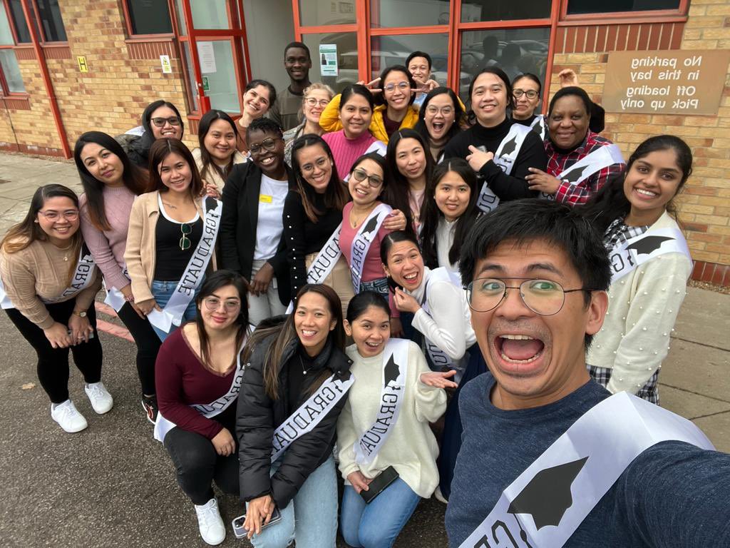 NurseLouCavallo's tweet photo. It was preceptorship graduation day, well done to you all!✨ special mention to @olufunmiajose your first cohort from start to finish as preceptorhsip lead, your changes to the programme have been and continue to be amazing! #support #care #guidance #RCS #preceptorhsip https://t.co/Ik99gxuUNl