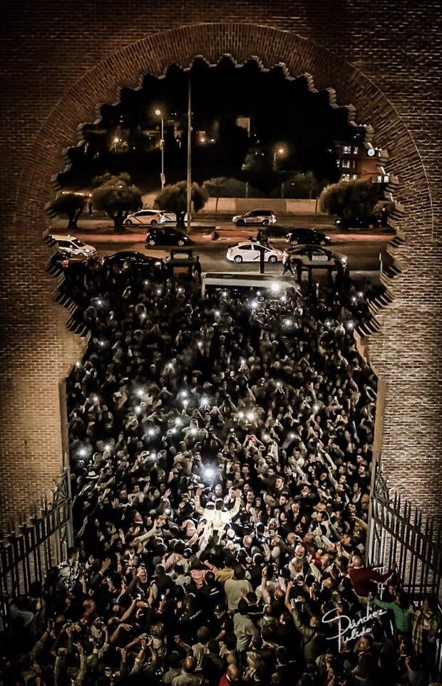 ubitaurorum's tweet photo. La Monumental tiene propietario registral: región de Madrid y madrileños; titular moral: Joselito; dueño taurino; aficionado venteño (no digo madrileño); máximo poseedor: pueblo español. Para eso se levantó: popular, plebeya y costumbrista.
Que se bajen los precios, @IdiazAyuso. https://t.co/enSj6ApecG