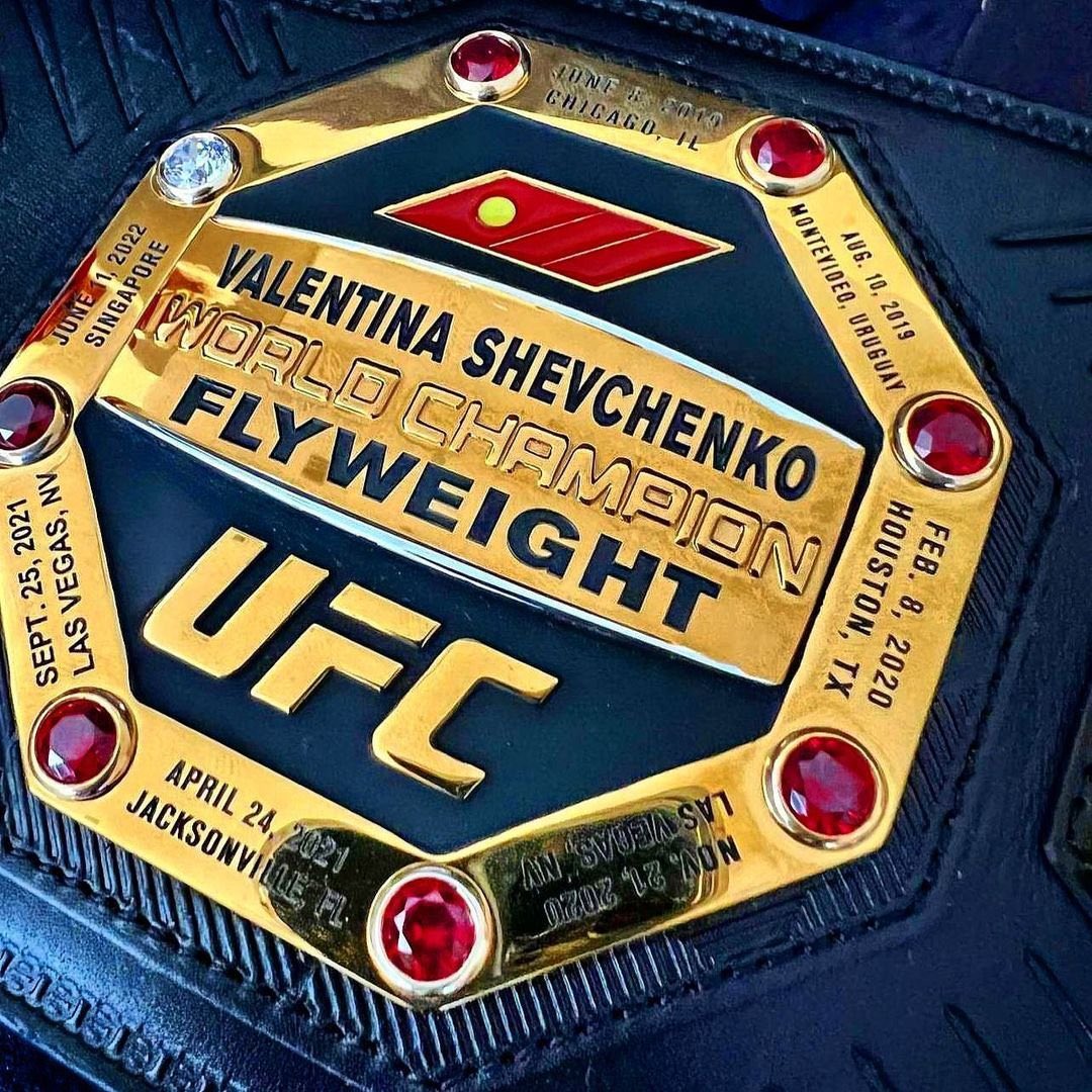 La Sueur on X: En cas de victoire samedi, Valentina Schevchenko pourrait  devenir la première de l'UFC à compléter les 7 diamants sur sa ceinture !  💎 #UFC285  / X