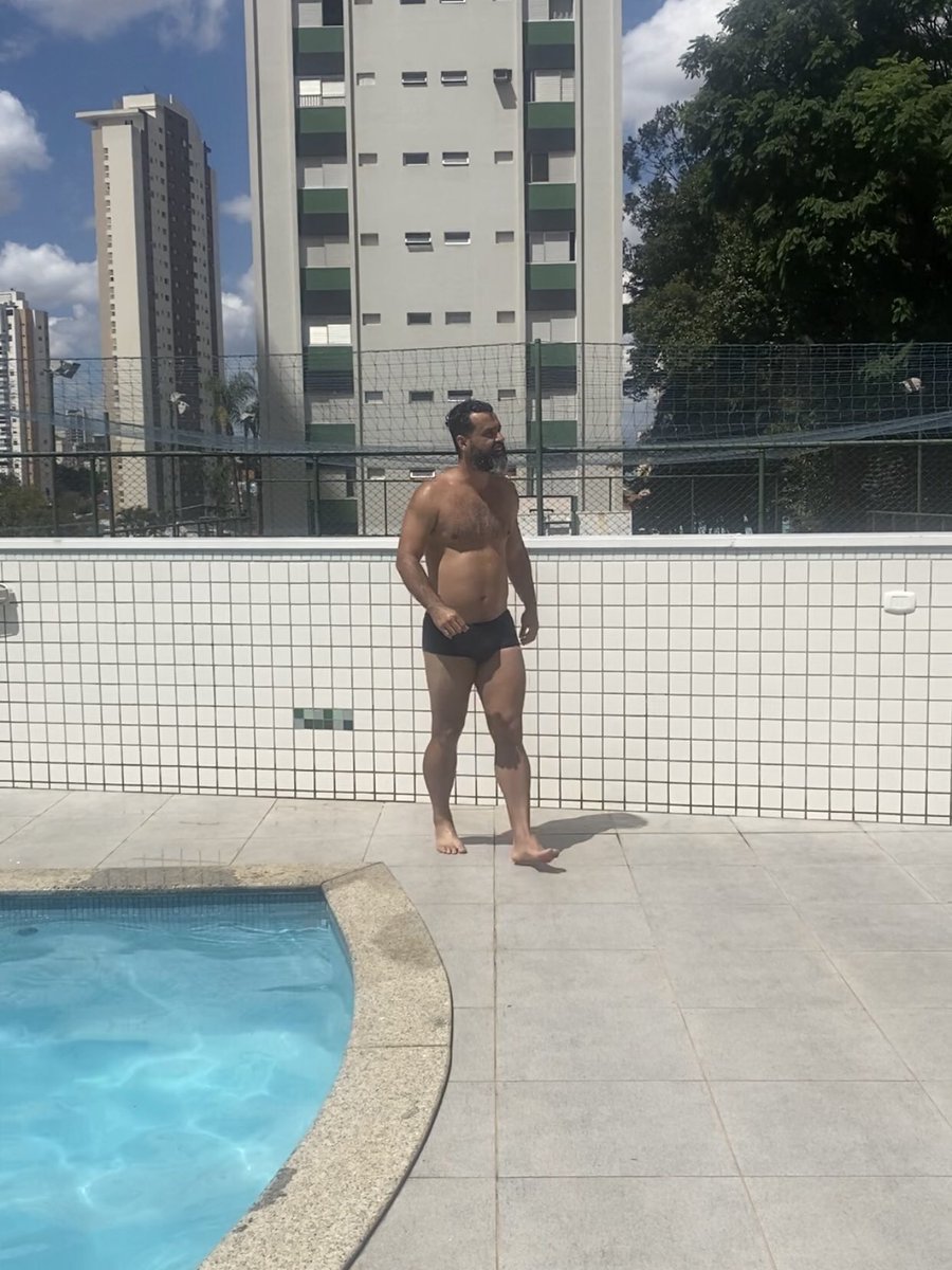 douglasbraga's tweet photo. Nos intervalos do trabalho #pool #SP https://t.co/vWzVaKFXmk
