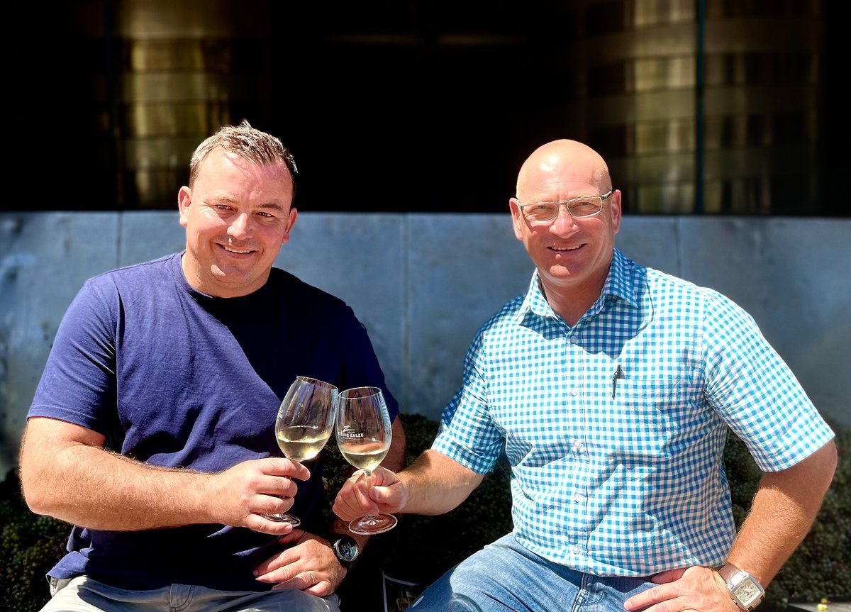 SauvignonSA's tweet photo. NEWS24 REPORTS
The world's biggest &amp; most prestigious Sauvignon Blanc competition coming to SA - thank you Daléne Fourie for reporting on @cmsauvignon in your 30 Days of summer article on @News24.
Read https://t.co/oWbR327GsY 
#SauvBlanc2Africa #CMSauvignon #SauvignonBlancSA https://t.co/pzsd5U7PQP