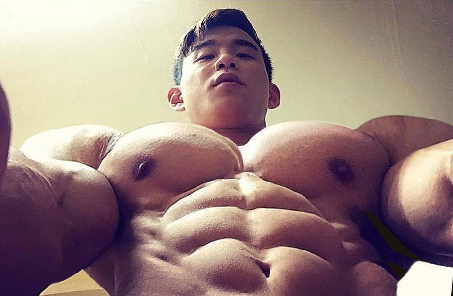 UltraPump1's tweet photo. Woah dude calm down! I know it’s been a while since you’ve seen me! I had to pick you up from the floor! You fainted when you saw my massive muscles! I’m only gonna grow bigger from here bro! I could tell you wanted to touch, go ahead bro worship these massive muscles! https://t.co/8PDBex3oWe