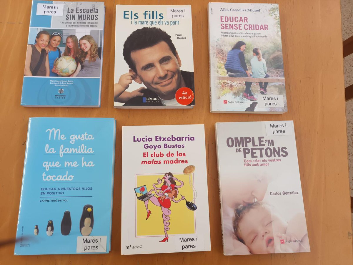 afatarradellas's tweet photo. Sabieu que a la biblioteca tenim llibres 📚  per a les famílies ?? 

Son llibres de criança 👶🏼, sexualitat i afectivitat, educació respectuosa...

Podeu venir a la biblioteca i agafar en préstec el llibre que més us interessi!!

Veniu!! Veniu!! L'Eva us està esperant!! https://t.co/iLfuA474xu