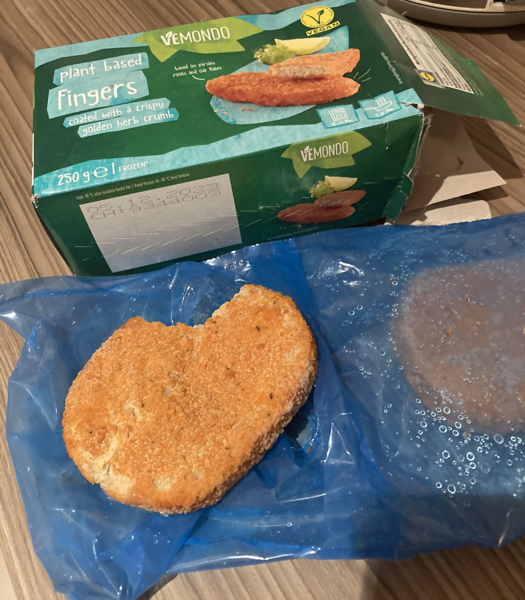 TheRTayl0r's tweet photo. Ummm, @LidlGB, what’s going on with this? 

Just got it out of the freezer and it’s looking like this.

Also, “Plant Based Fingers”? These are some awfully flat and wide fingers. https://t.co/EL7NIyLIvR