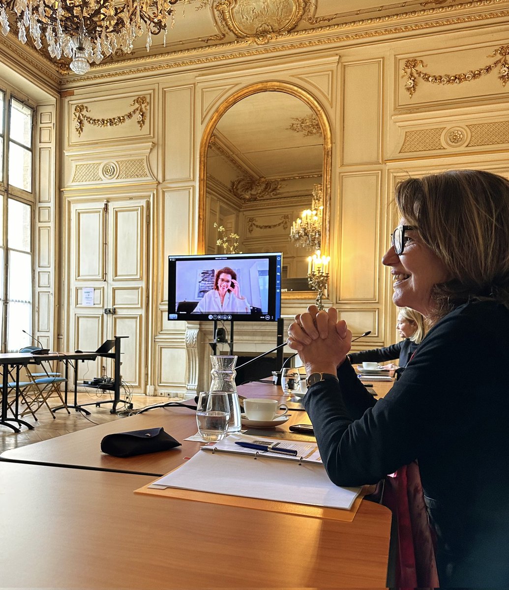 GGuilbaultCAQ's tweet image. Lancement de notre mission en 🇫🇷 par une rencontre virtuelle (vol retardé par la tempête) avec @P_Vergriete, président de #AFITF, pour parler de #mobilitédurable et de financement des infrastructures. Et discussion avec @LineRivardDG et @jasonalatorre en vue de ma visite en 🇸🇪.