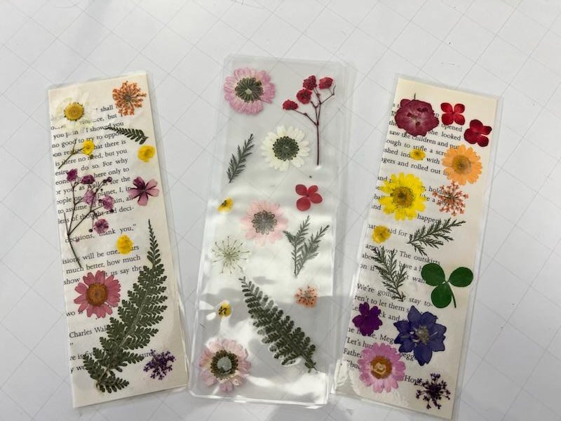 Plant Club and Club Unify used pressed flowers to create different artistic pieces--Beautiful! <a href="/KJHSEagles/">Kennedy Eagles</a>