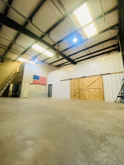 davcoroofing's tweet photo. We’ve been keeping busy here at the Davco office over the past 6 weeks! 
We remodeled our warehouse space into 6 more offices, along with a multi-use space, creating a more efficient way to utilize our office and better serve you! We also made some enhancements to our gym space! https://t.co/KqiNhN1szE
