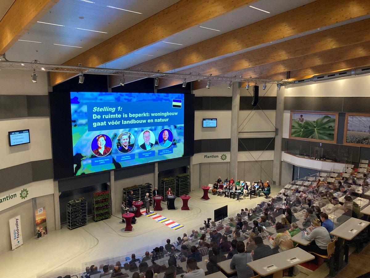 Het verkiezingsdebat in <a href="/Plantion/">Plantion</a> is begonnen en is live te volgen via stuif.live/verkiezingsdeb….