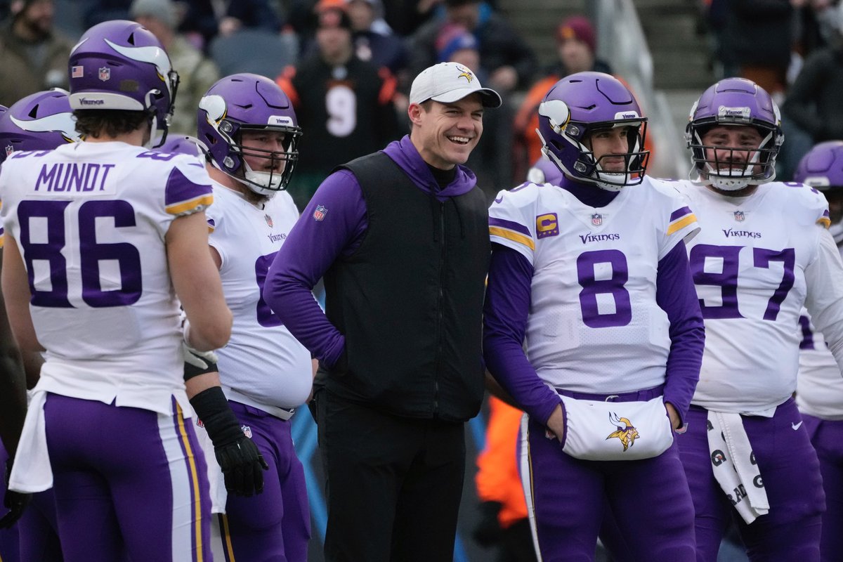 TomPelissero's tweet image. The NFLPA is releasing its first ever team report cards based on surveying roughly 1,300 players. 

Ranking No. 1 overall in football facilities, staff and overall treatment of players: the #Vikings, followed by the #Dolphins at 2 and #Raiders at 3. 

nflpa.com/nfl-player-tea…