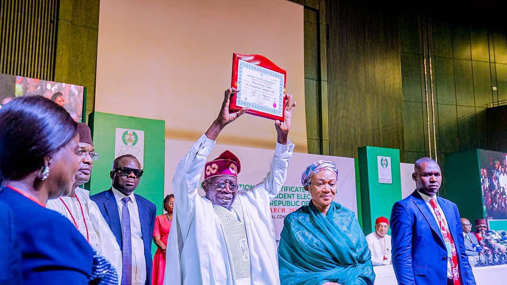 Obiorapaul10's tweet photo. Earlier, President-Elect, Asiwaju Bola Tinubu, collects his Certificate of Return from the Independent National Electoral Commission (INEC). 

The certificate was presented to Tinubu by the Chairman of INEC, Prof. Mahmood Yakubu who is also Returning Officer of the election. https://t.co/M5z06QToVK