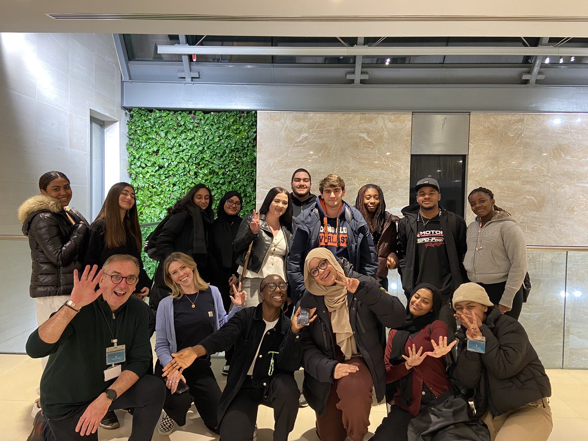 RochfortNicola's tweet photo. We’re working with @GroundworkLON on a new ‘Low Carbon Careers’ programme to show young adults what working in the #greeneconomy can offer them. Tonight we tested it with a group of YP from the @2_3Degrees and @YoungWestminstr network. Lots of great ideas fuelled by 🍕 ♻️🌿! https://t.co/Kl58RqbB9t