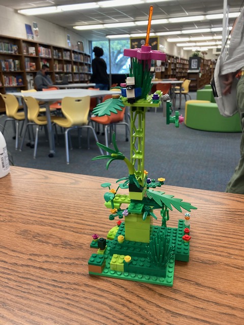 AldineMSLibrary's tweet image. 7th graders at lunch using their creativity and teamwork to build an awesome jungle scene for the library!