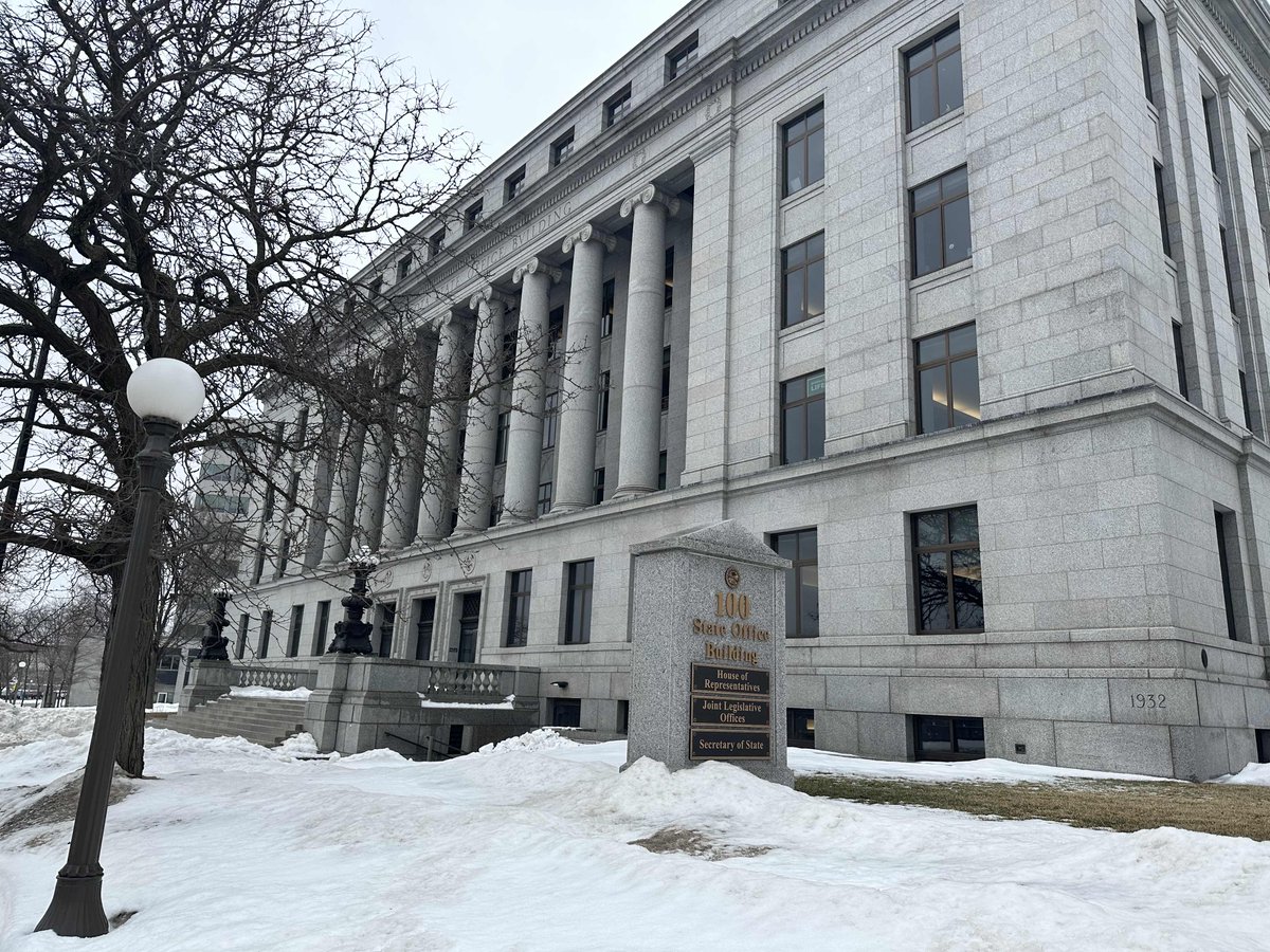 SMARTTransitMN's tweet image. #SMART is in #StPaulMN today for #MPTA’s #TransportationDay to chat with our local representatives about the importance of #PublicTransit. 

#MNleg