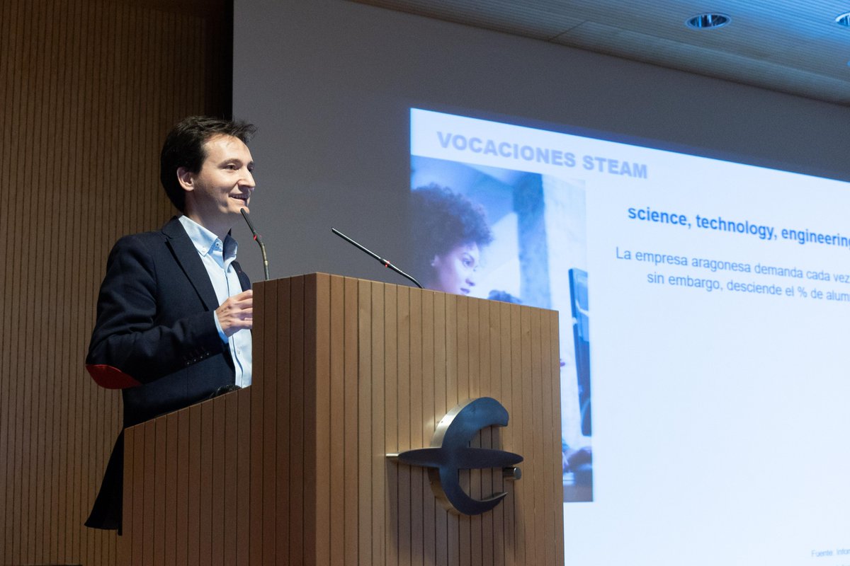 🗣️Conferencia impartida por <a href="/NTTDataSpain/">NTT DATA España</a> en la "II Olimpiada Aragonesa de Informática"