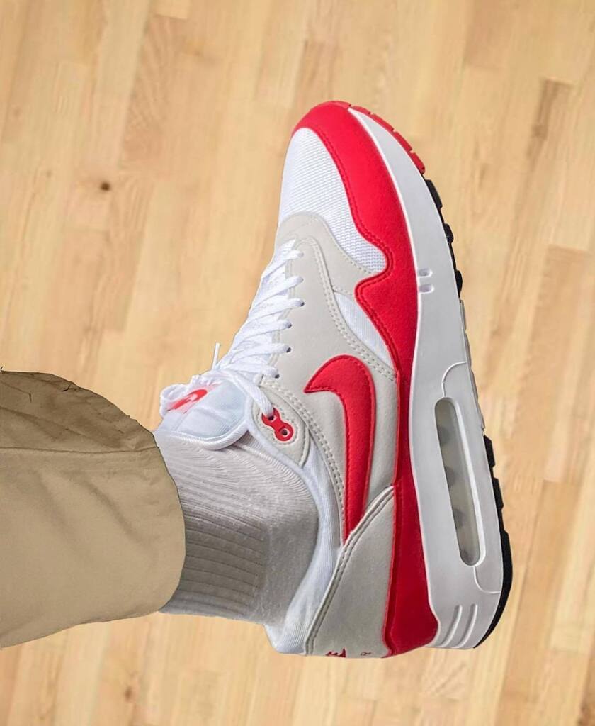 GetSwooshed tweet media