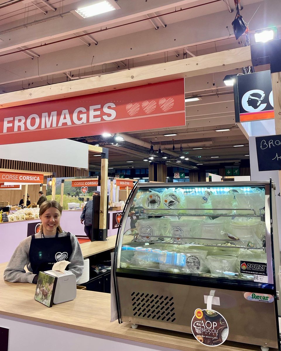 ILOCC20's tweet photo. Per u cinquesimu ghjornu di salottu in Pariggi, simu sempre quì !
L’#ILOCC est présente au #SIA2023 depuis samedi matin au Hall 7.1 avec au programme :
- Vente et dégustation de fromages affinés & broccii
- Rencontre avec les producteurs fermiers présents
#Corse #AOPBROCCIU https://t.co/ktEUCZjs8a