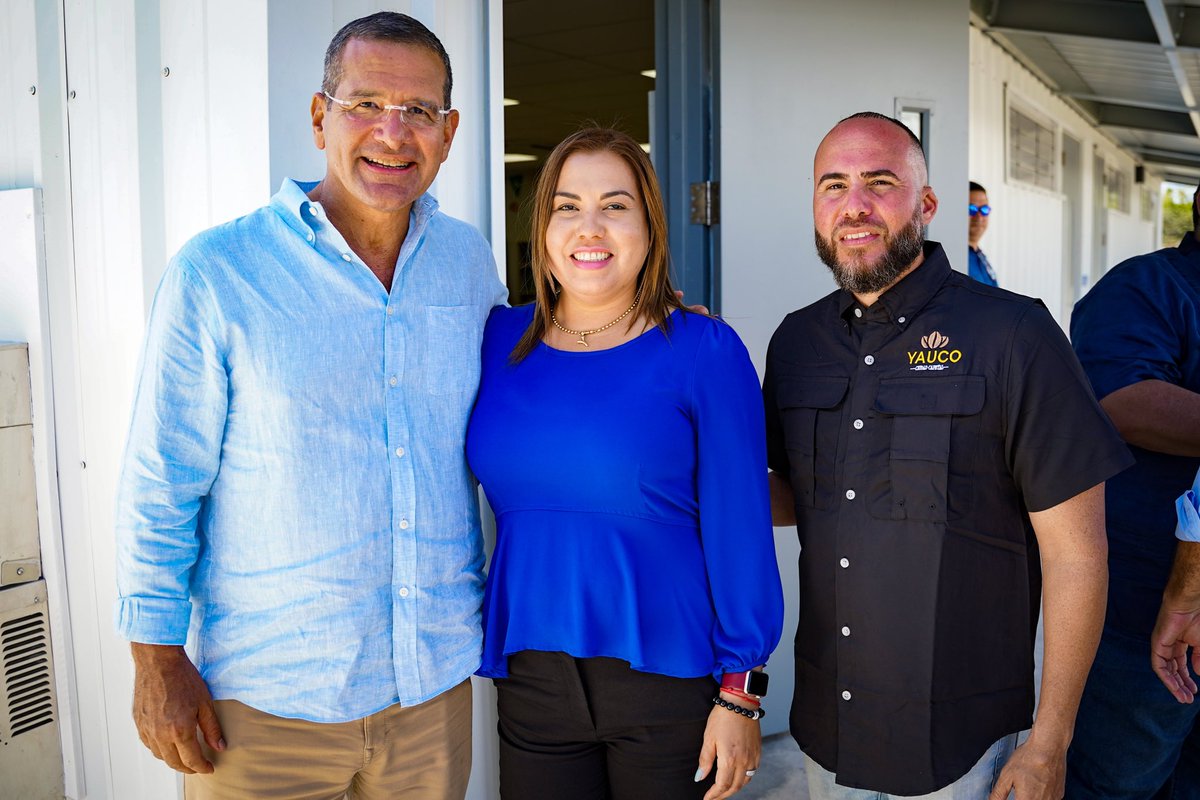 GovPierluisi's tweet image. ¡Cumpliendo con mi gente del sur! Anunciamos a los más de 90 estudiantes de la escuela Benicia Vélez en Yauco y a sus padres que el próximo lunes, 6 de marzo tendrán un plantel modular temporero renovado y resistente que está listo para recibirlos como se merecen.
