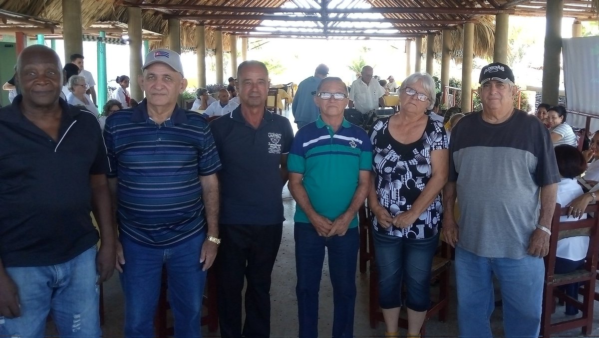 geominerapinar's tweet photo. Se despiden laboralmente un grupo de compañeros, que por muchos años nos acompañaron en este andar por la vida empresarial.
Los vamos a EXTRAÑAR!!!
Feliz Jubilación!!!!! https://t.co/bOzQ2w1fvv