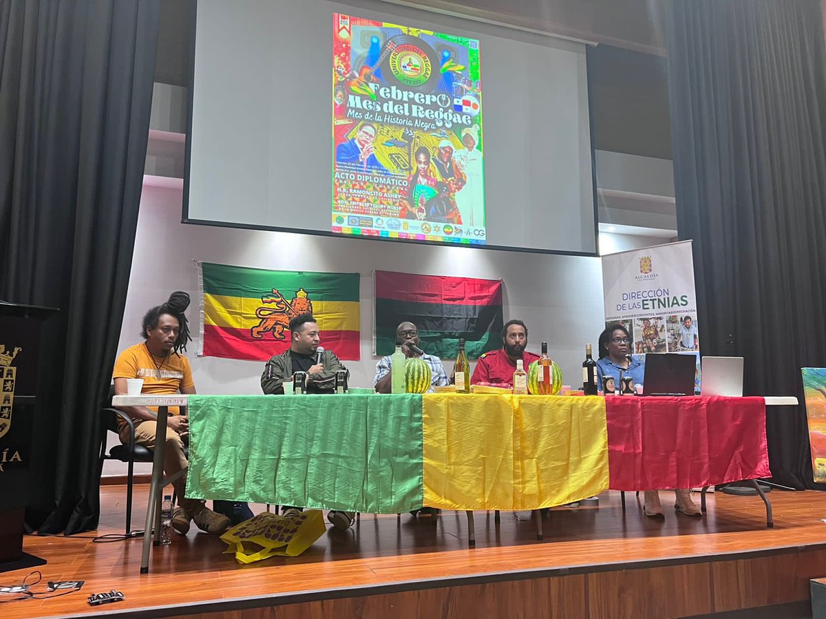 Panamaalcaldia's tweet photo. La Dirección de las Etnias de la
Alcaldía de Panamá junto a @jc_calidonia y @arp_rastafari, realizaron un seminario y taller en el marco del Mes del Reggae, donde se dictaron charlas relacionadas a éste género y también se entregaron reconocimientos.

#etnias 
#mesdelreggae https://t.co/94RgkaRox0