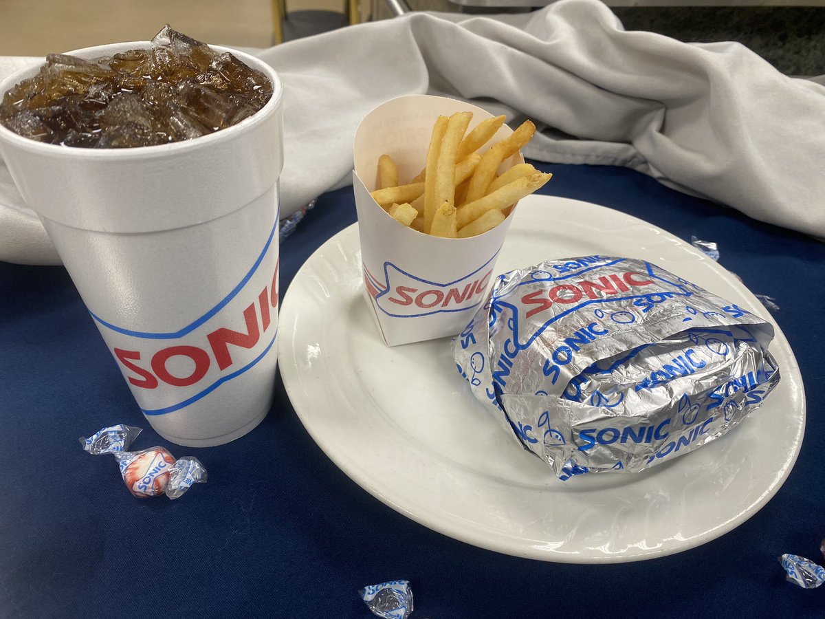 ChefChrisRajner's tweet image. Continuing the celebration of our 50’s #ThemeWeek @LakesOfSylvania we had @sonicdrivein for lunch today for #TasteoftheTown I even broke out my roller skates! @TrilogyLiving #TheTrilogyDifference #TrilogyChetsRock #CSS #HighFives