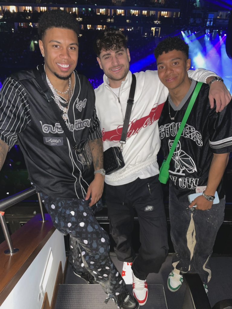 Elias Nerlich tweet media