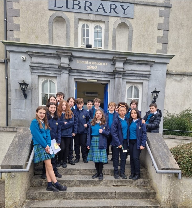 📔Happy Literacy Week!  Our students had a fantastic time on their recent trip to the library. It's wonderful to see them excited about reading and learning. Let's continue to celebrate the power of words and encourage a lifelong love for literacy. #LiteracyWeek #Library #GRETB