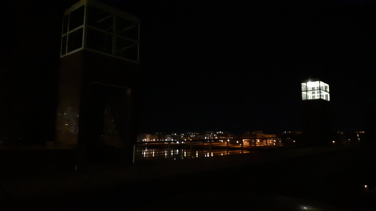 Brückenbeleuchtung in Spandau. Immerhin brennt hier an der Spandauer-See-Brücke die ein oder andere Lampe. Auch auf der Wasserstadtbrücke gibt es Instandsetzungsbedarf.