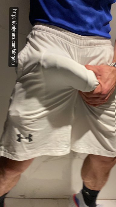 2 pic. Am I the only one that gets a Boner the day of working out legs ? My balls get swollen and I need