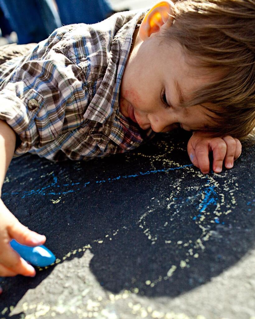 Now that I have kids of my own, I’ve gotten a little better at photographing kids for lifestyle moments. 

My go to move: ask for a fake laugh. The camera can’t tell the difference and no one has to hear my terrible Dad Jokes. 

#protip instagr.am/p/CpQfL8zv_ir/
