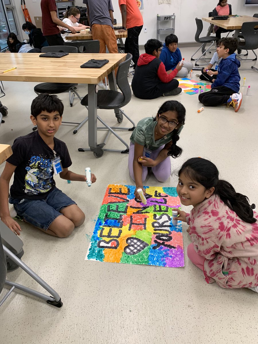 B5A is on the dot  making posters for color run. #rjlyear9 #rjladventures