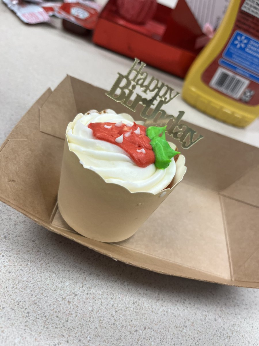 Sarahlemus's tweet image. 