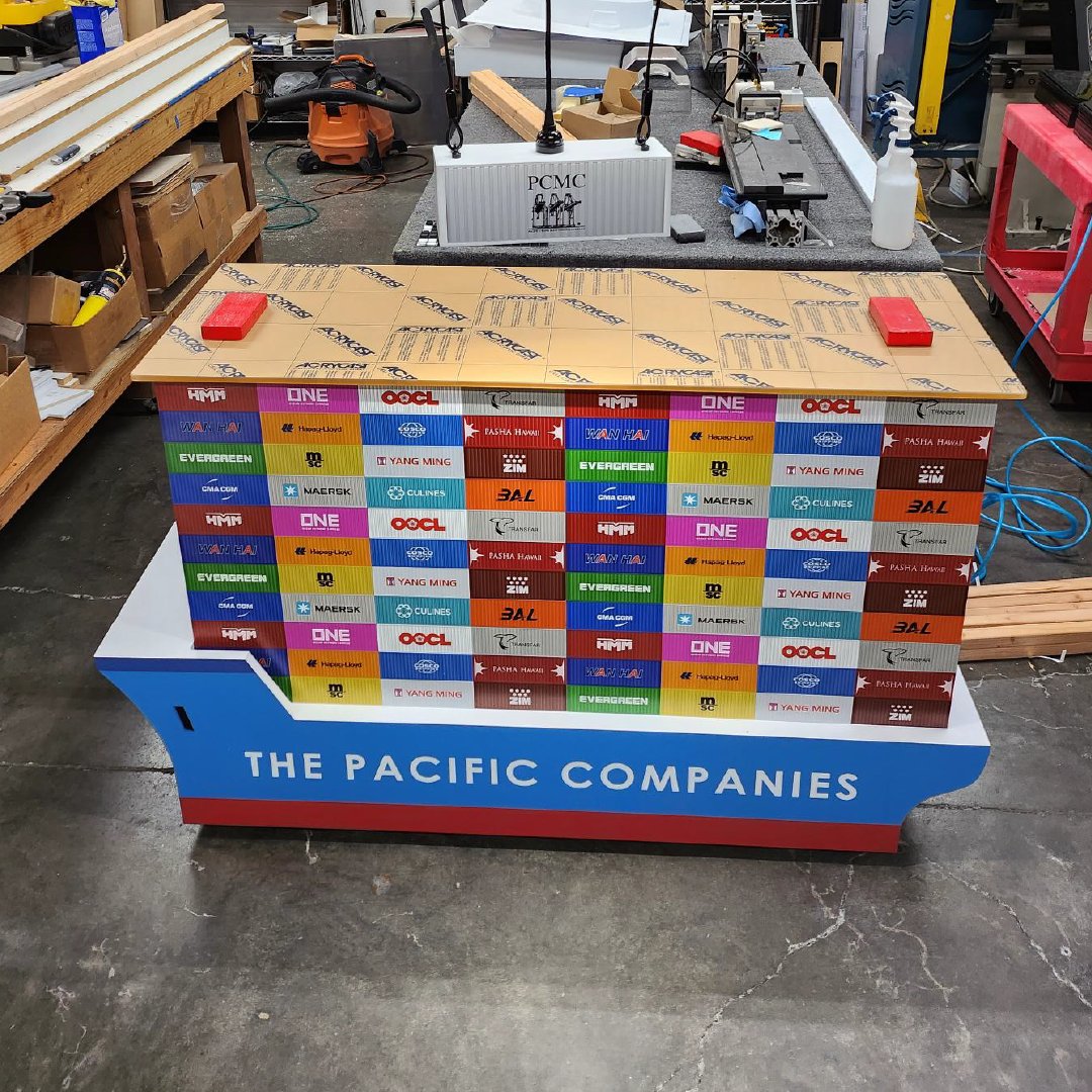Love seeing big ideas come to life! Meet this colorful tradeshow counter we had the pleasure of dreaming up. Fabricated locally in Tacoma by Visual Options.