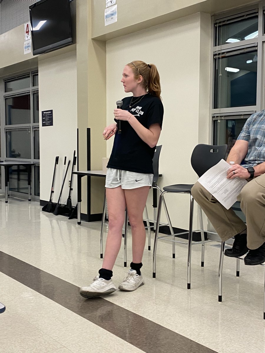 SMS Sources of Strength member, Sally Foley <a href="/SallyFo08438620/">Sally Foley</a> presented last night at Indian Woods Phone Safety Panel! We are grateful for her sharing insight about social media and self care! <a href="/counselingSMS/">counselingSMS</a> @SOS_KansasCity <a href="/SMSouthTDain/">Dr. Todd Dain</a> <a href="/smssostrength/">smsostrength</a>