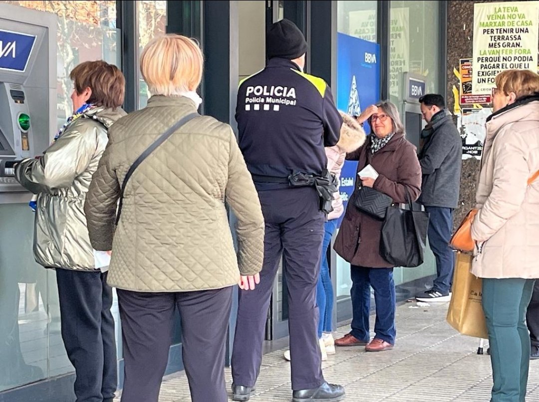 socjesussab's tweet photo. Per donar un millor servei als nostres majors, comptarem amb més presència @PoliciaSabadell els dies de cobrament de les pensions. Gràcies a les aportacions de @favsbd i de les Associacions de Veïns i veïnes de Sabadell.
@iSabadellcat
@DiariDeSabadell
@RadioSabadell 
@TVSabadell https://t.co/XsExVSbTDR