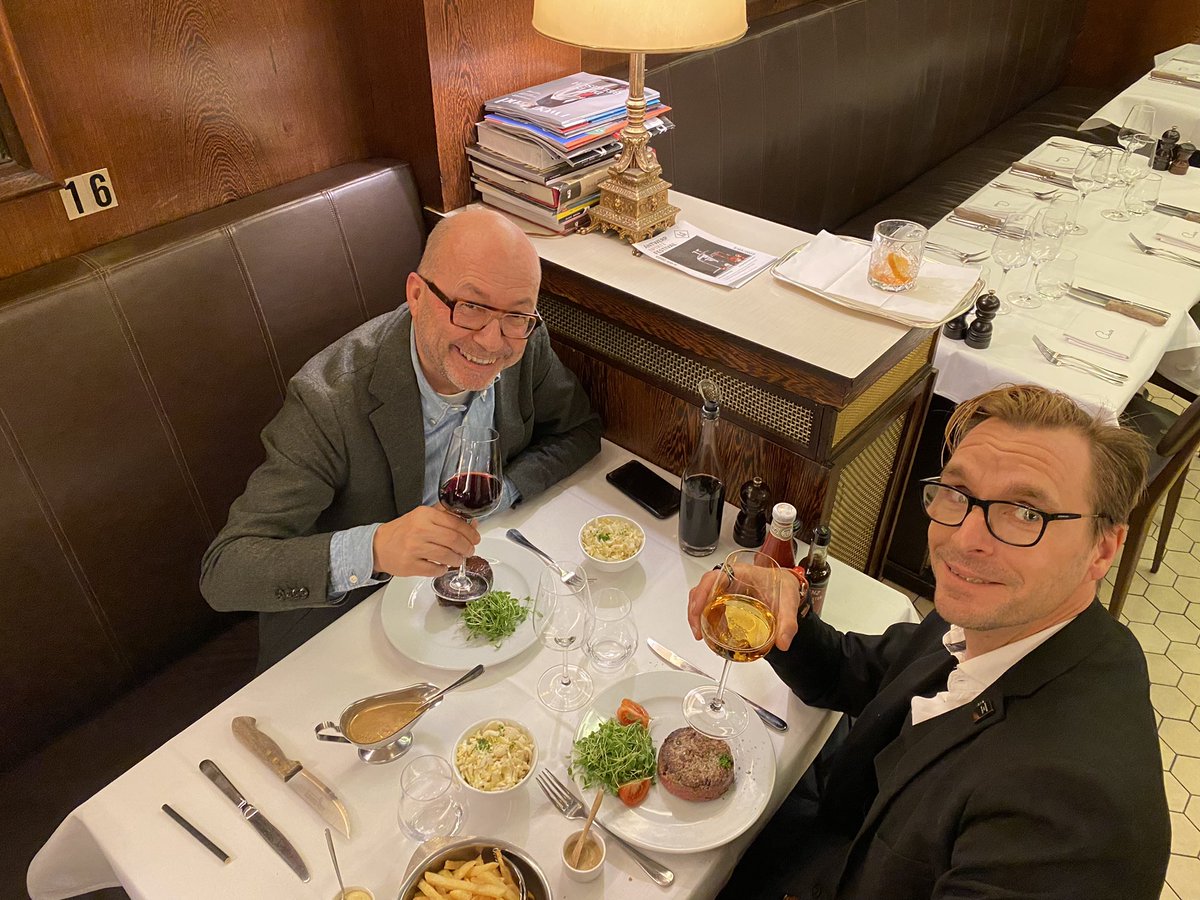 joosthoutman's tweet photo. Smakelijk! @bartdecl #DeRestIsParking https://t.co/4EI1dtPhwC