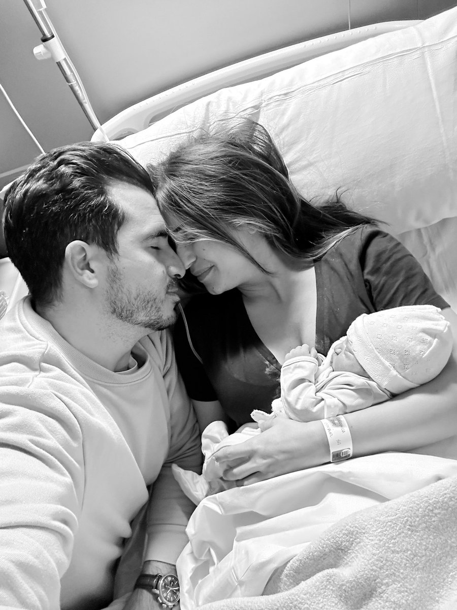 JavierCordura's tweet photo. Bienvenido al mundo, Pablo. Estamos deseando que conozcas a tus hermanos y a todas las personas que nos rodean y que ya te quieren. 
1/03/2023 ❤️ Málaga. 
#PabloYaEstáAquí https://t.co/HHq2jiLBQS
