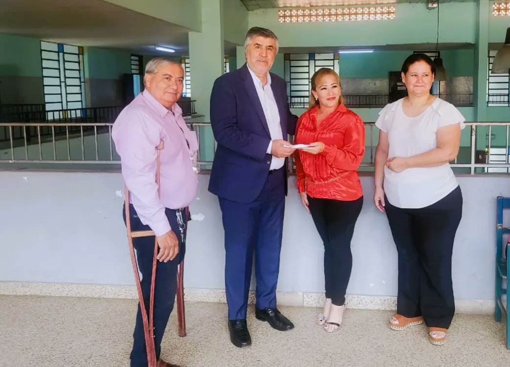 🚩🚩🚩 #Seccional3Capital 👉 Como poblador y vecino de nuestra amada comunidad, me llena de orgullo y gran satisfacción poder dar mi grano de arena a la Escuela "Primer Presidente" y al Colegio "Vicente Ignacio Iturbe", para las necesarias reformas edilicias.

#SantiPresidente