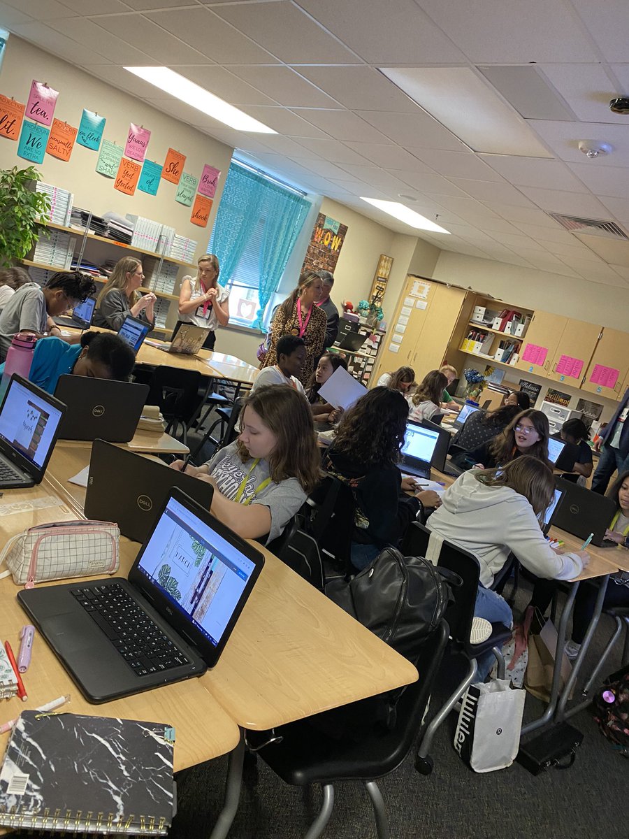 RyonMiddle's tweet photo. The Fort Bend Chamber Of Commerce visited our exploratory classes today. #prmsmagic https://t.co/tB7MdXOTjk