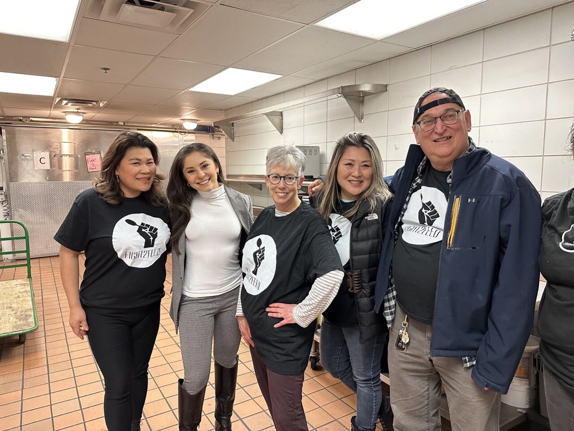 Witnessed the great work <a href="/Fight2Feed/">Fight2Feed</a> is cooking up at McCormick Place today. Fighting food waste one bag at a time! <a href="/cbschicago/">CBS Chicago</a>