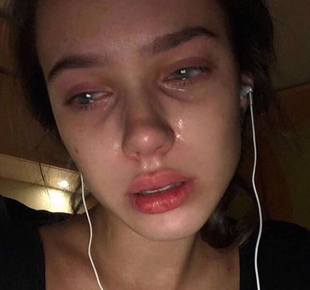 Sizce hangi şarkıyı dinliyor?