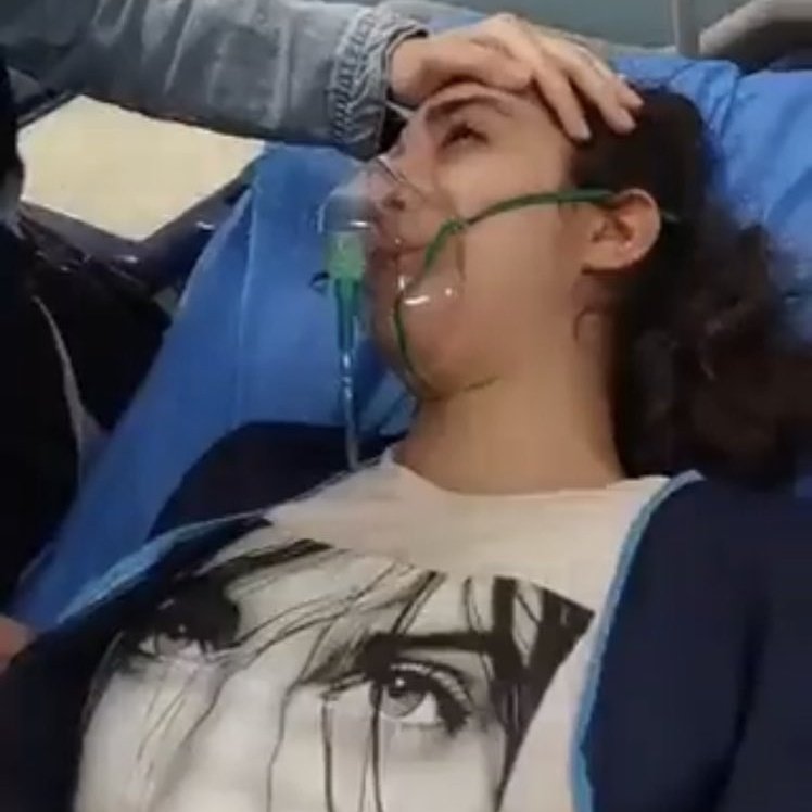 Mojtabapacino's tweet image. جلوی دوربین  Vs دستورات پشت دوربین
#مهسا_امینی