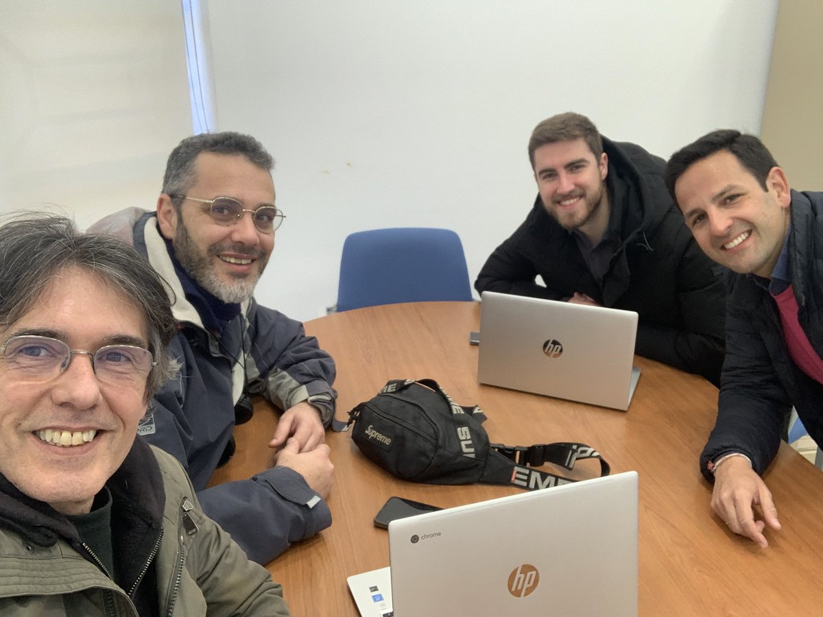 Gracias a <a href="/ColePortaceli/">ColePortaceli</a>  hemos tenido una jornada mágica de creatividad  en Sevilla que pronto disfrutaréis. @Grupo_AEd <a href="/GoogleForEdu/">Google for Education</a> con <a href="/Charlyexposito1/">Charly Expósito</a> <a href="/marniemor/">Marcos Nieto</a> <a href="/Joseramonchust/">José R. Chust</a>