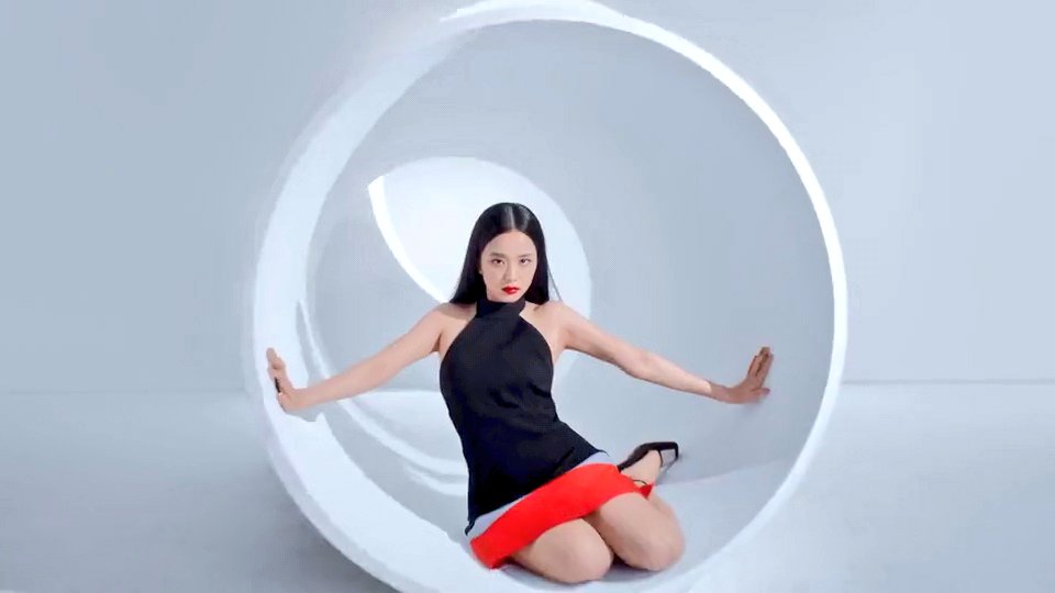 CRESCENTJS's tweet photo. Dior Global Ambassador #JISOO wearing @Dior's #DiorSS22 collection🖤 https://t.co/nC2cwhhdPk