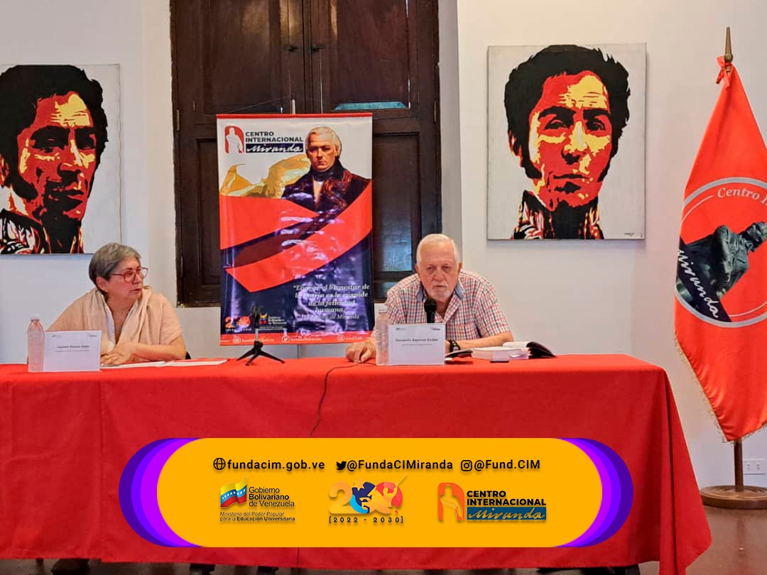 Xavier Sarabia, Gloria Guilarte y Yasmina Rauseo entregaron un certificado al Prof. Fernando Azpurua por su participación en la Cátedra y su compromiso con la Revolución Bolivariana. 

#SomosCIM 
#UniónYFuerzaYCooperación 
#EducaciónUniversitaria 
<a href="/mppeduniv/">@MPPEDUNIV</a> 
@TibisayLucena8