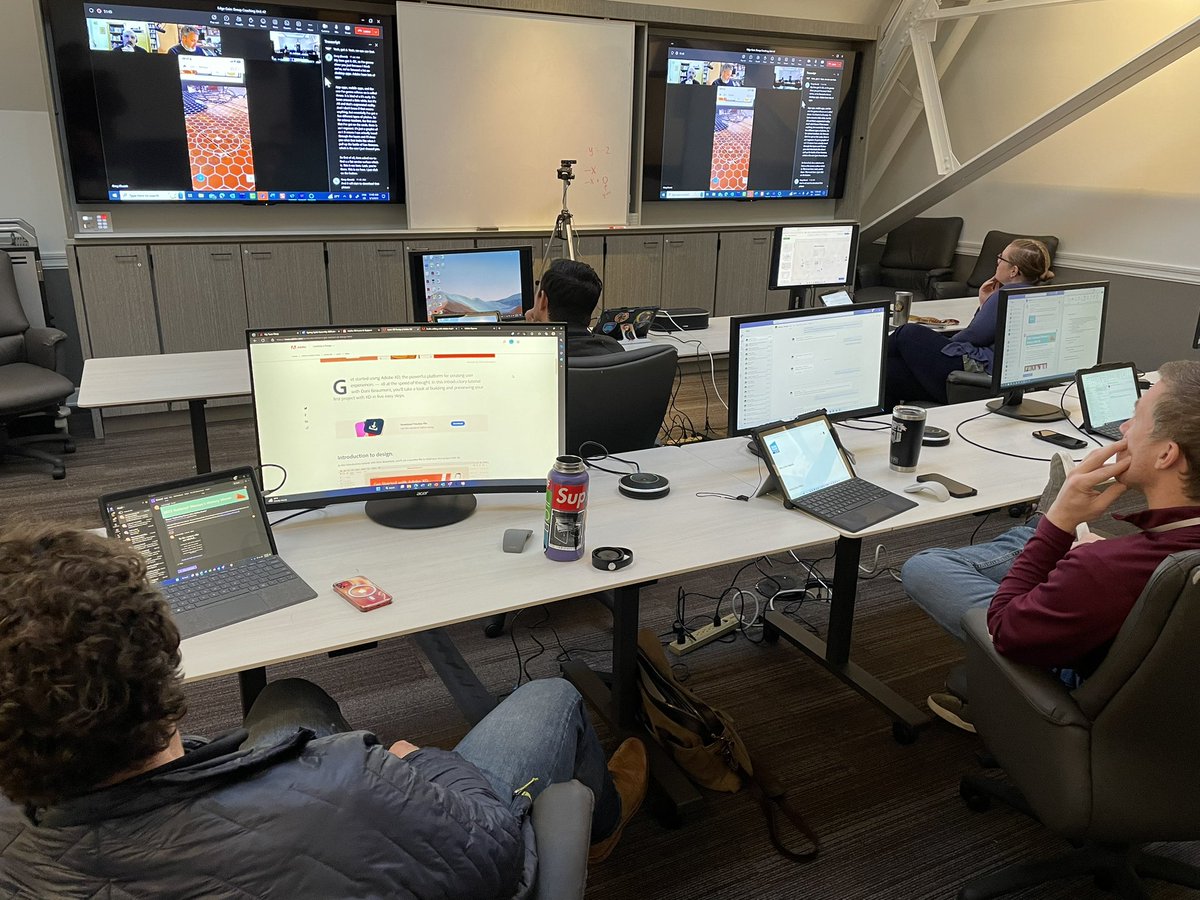 OlingerDavid's tweet image. Professional Development works best when it’s long term! @EdgeGain_Ltd is working @ODeaHighSchool training 6 Ts  on @AdobeForEdu and #createEdu throughout the 22-23 school year! This is an all group coaching session on using Video for assessment &amp;amp; learning!