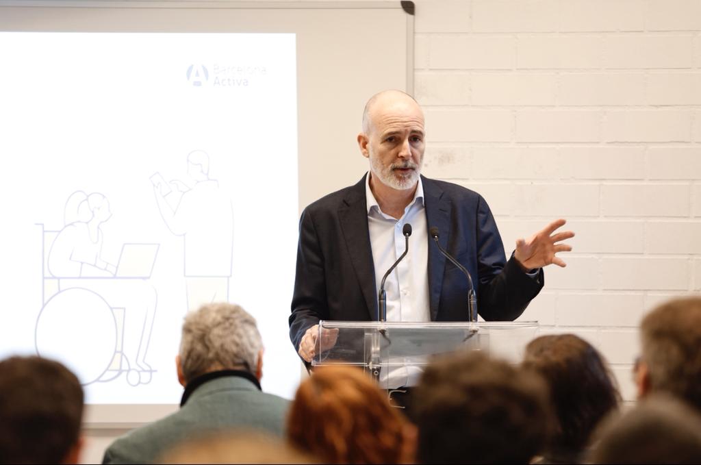 barcelonactiva's tweet photo. 🤝 L’acte ha comptat amb la comissionada @eiroa_g, el regidor de @bcn_LesCorts i president de @BCN_Accessible, @joan_r_riera, i el director de @barcelonactiva, @felixortega, entre altres.

Tirem endavant accions d'inclusió, ocupació i promoció de les persones amb discapacitat. 💪 https://t.co/clO6lvBYKB