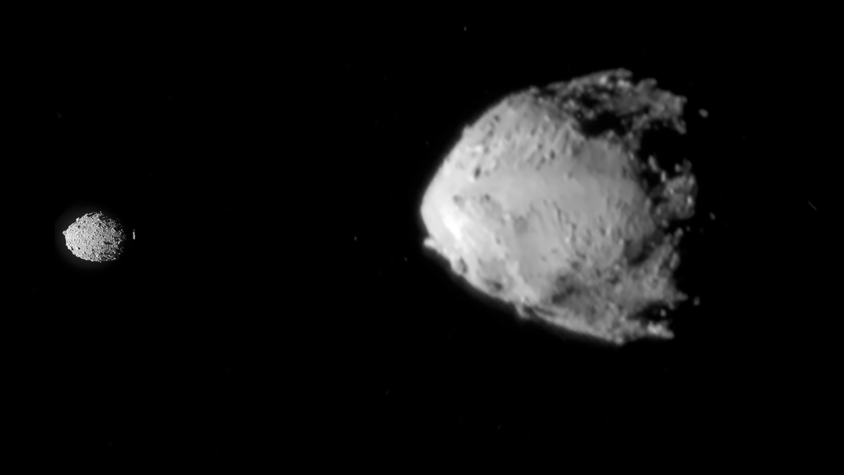 UMDscience's tweet photo. Four @Nature studies by @UMDAstronomy's Derek Richardson, Jessica Sunshine and Tony Farnham explain how deflection missions can protect the planet from future Earth-bound asteroids and comets.

Read more about the #DARTmission findings: https://t.co/G2Fv2Kgrgs ☄️ https://t.co/mDFBzy5wrn