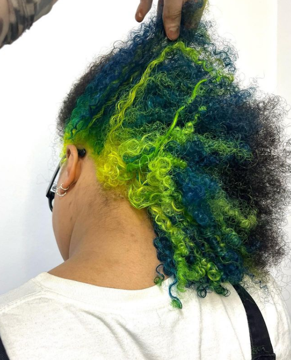 manicpanic_uk's tweet photo. Neon curls never looked better 🟡🟢

@wundercuthair gave this client some surprise pops of colour using Shocking Blue, Electric Lizard and a favourite, Electric Banana 🍌

#manicpanicpro #manicpanicprofessional #MPUK #UV #uvhair #collection #haircollection #manicpanicuk https://t.co/b64adbDzw4