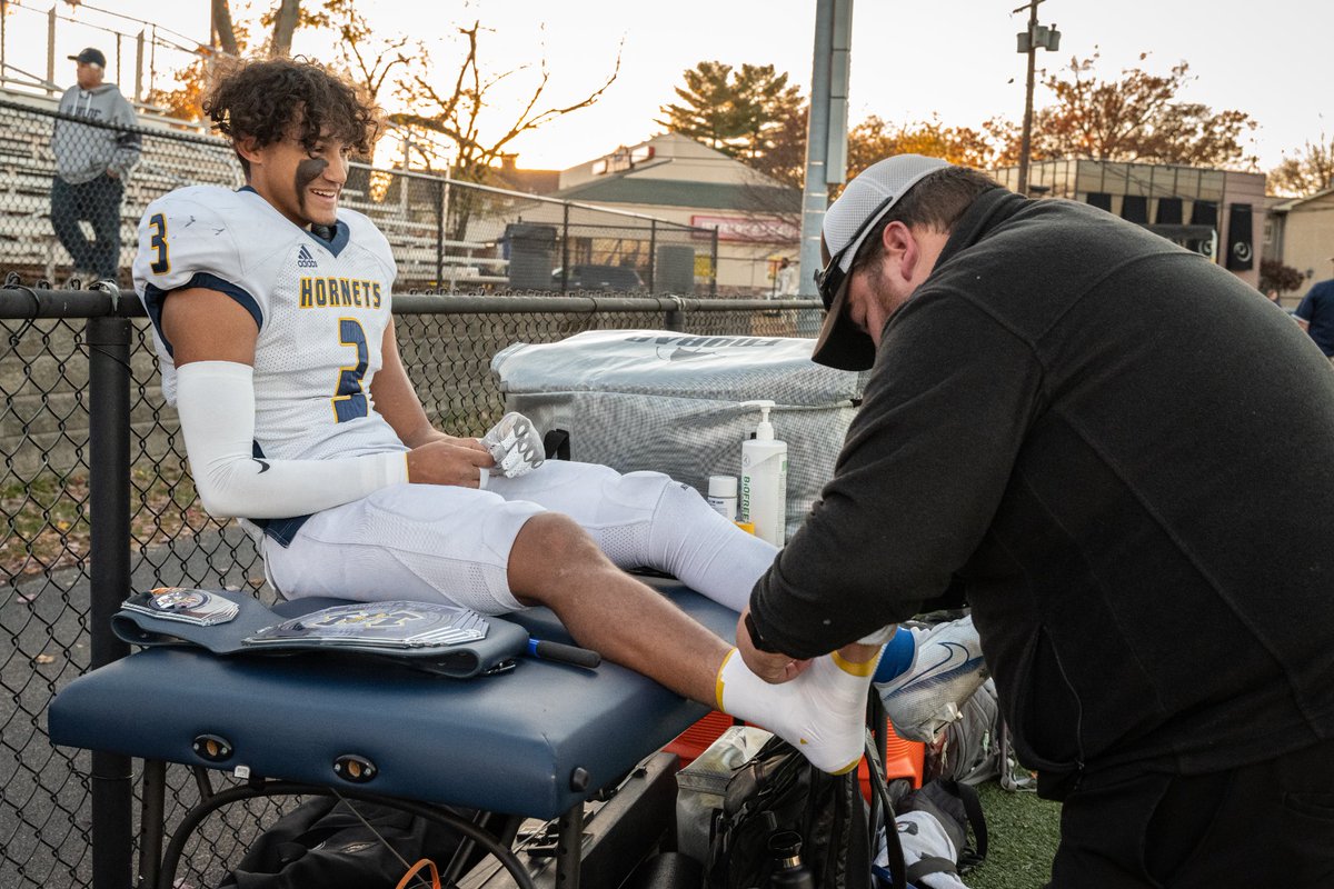 Monroe Athletics (@hornetsingame) on Twitter photo Did You Know: March is National Athletic Training Month?
A huge shout out and THANK YOU to @HMarshallATC and our partners at <a href="/PremierHealthOH/">Premier Health</a> for all that they do to keep our 🐝 Athletes safe & healthy!
ATHLETES: Have you thanked your Athletic Trainer today? Did You Know: March is National Athletic Training Month?
A huge shout out and THANK YOU to @HMarshallATC and our partners at <a href="/PremierHealthOH/">Premier Health</a> for all that they do to keep our 🐝 Athletes safe & healthy!
ATHLETES: Have you thanked your Athletic Trainer today?