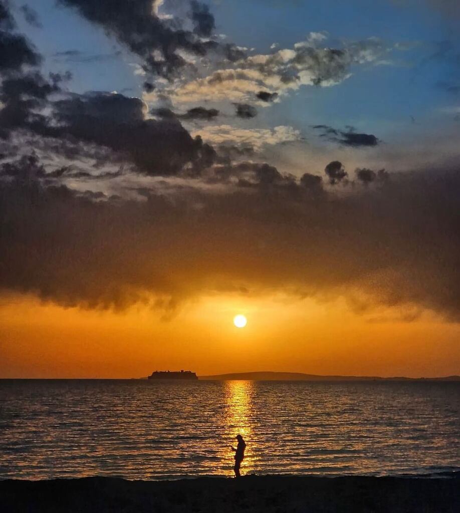 Hola Igers!!! 
Feliç dia de les Illes Balears
La menció d’avui és per aquesta fotografia de @dronecaib 

Vos convidam a visitar la seva galeria!!! 

#igersmallorca #igersbalears #igersspain #igers #illesbalears #mallorca #mallorcaisland #mallorcaparadise… instagr.am/p/CpQf8SjDeig/